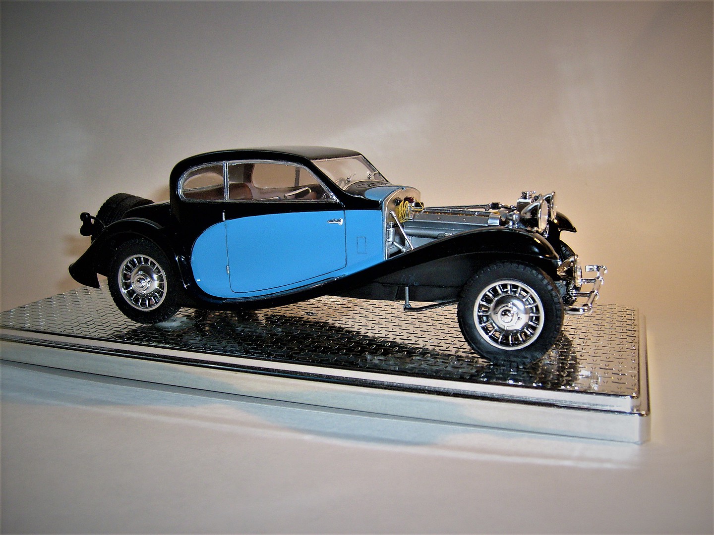 Bugatti T50 Car Plastic Model Car Kit 1/24 Scale 80706 pictures by Jimmy D.