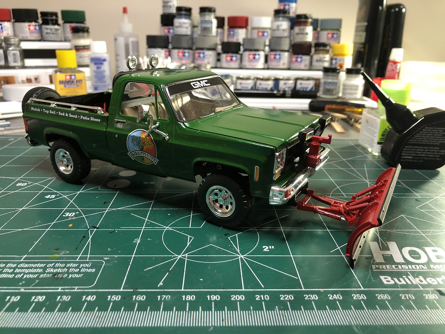 Revell GMC Pickup w / Snow Plow - 3DJake International