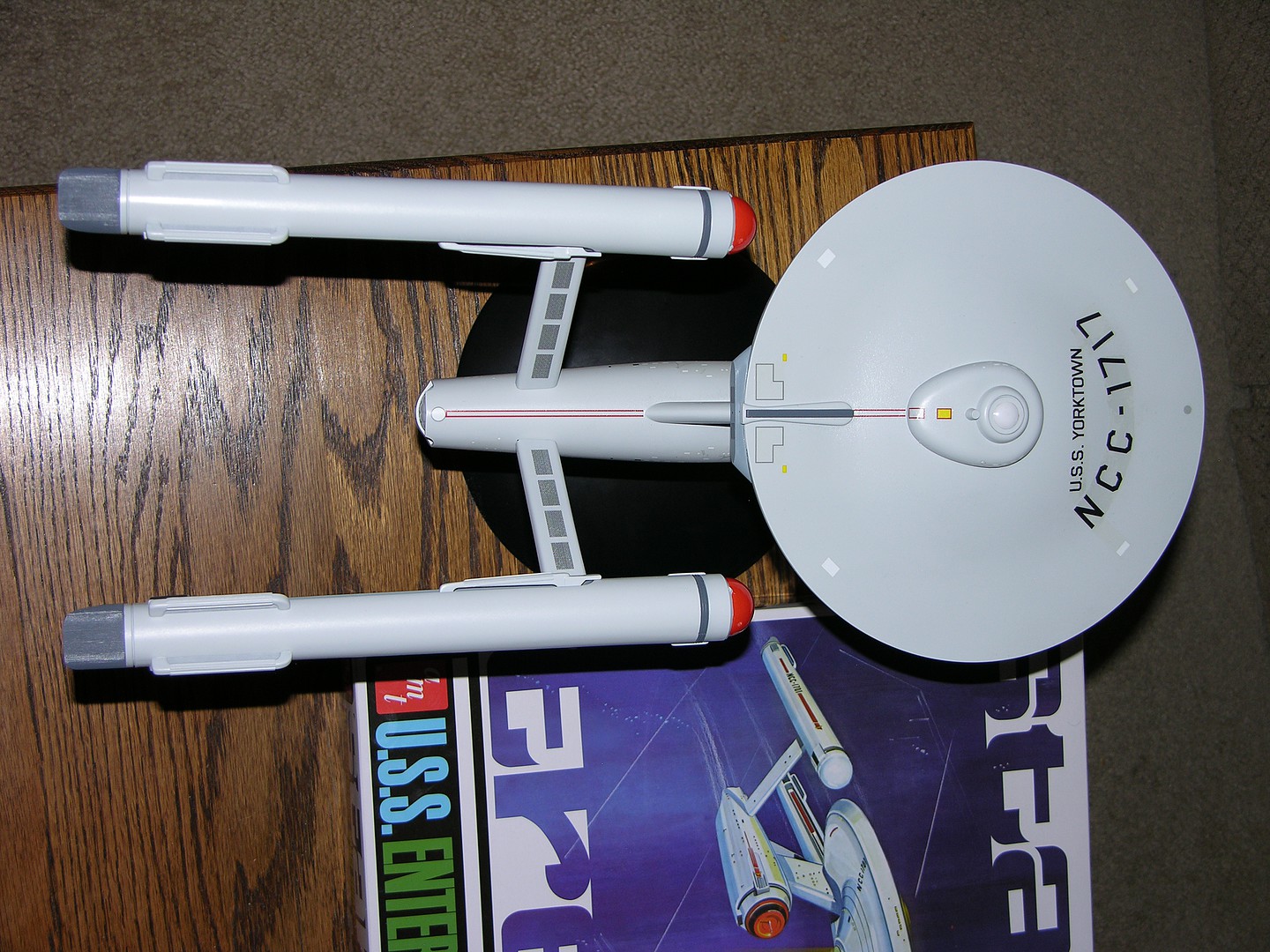 Star Trek Classic Uss Enterprise 50th Plastic Model Spaceship Kit