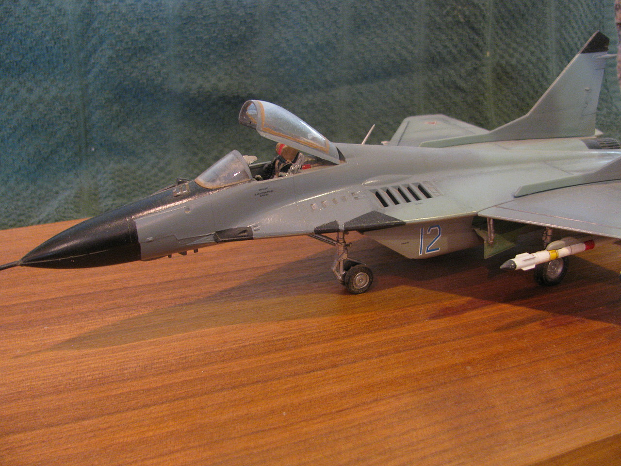 MiG 29 Fulcrum -- Plastic Model Airplane Kit -- 1/48 Scale -- #855865 ...