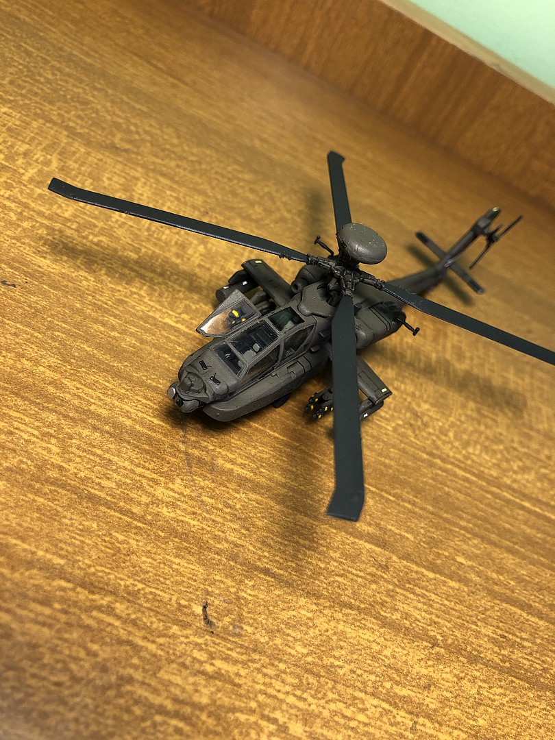 Revell Maqueta Helicóptero AH-64D Longbow Apache 1:144