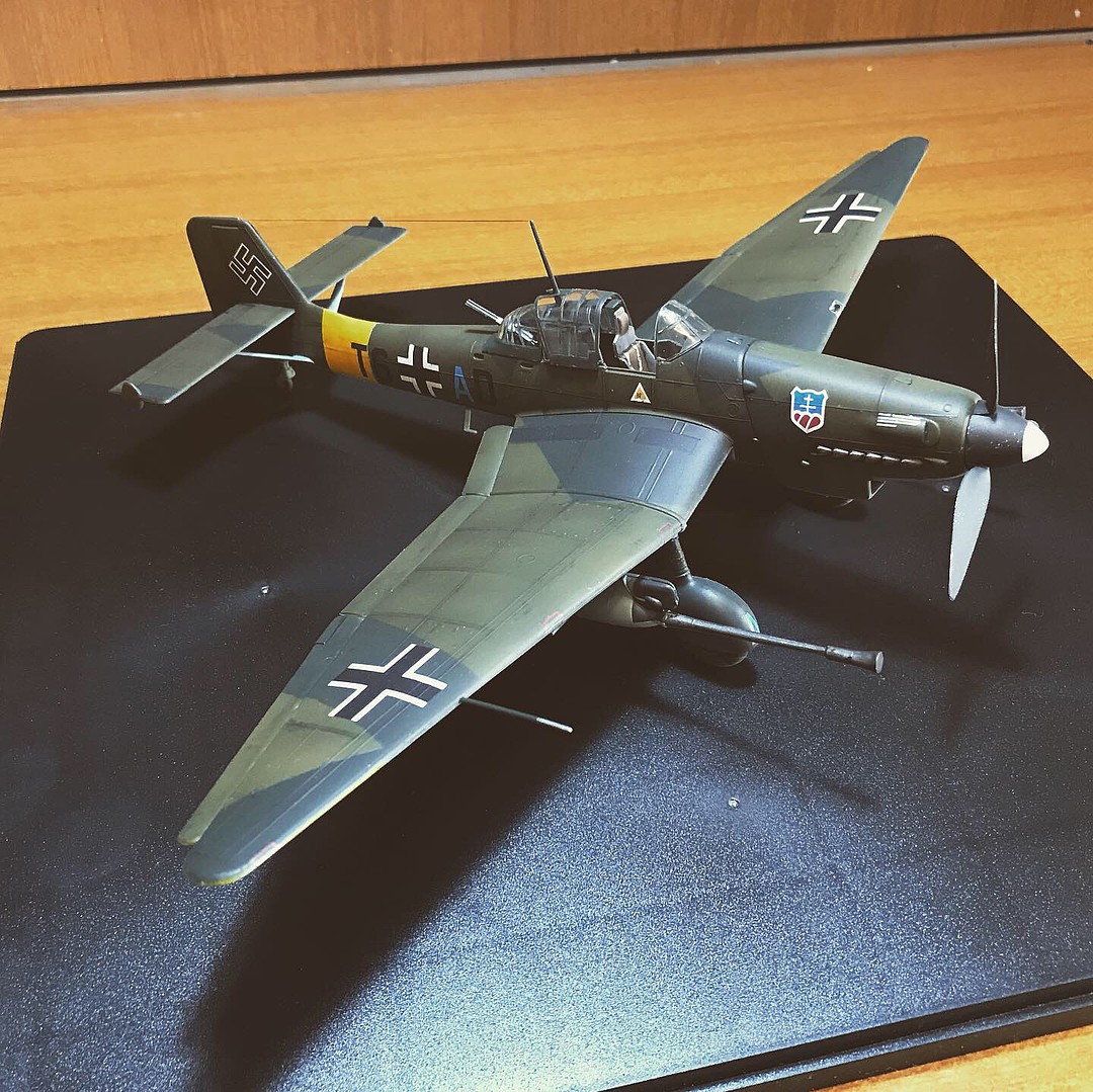 Stuka Dive Bomber Ju87G-1 -- Plastic Model Airplane Kit -- 1/48 Scale -- # 855270 pictures by megajorge
