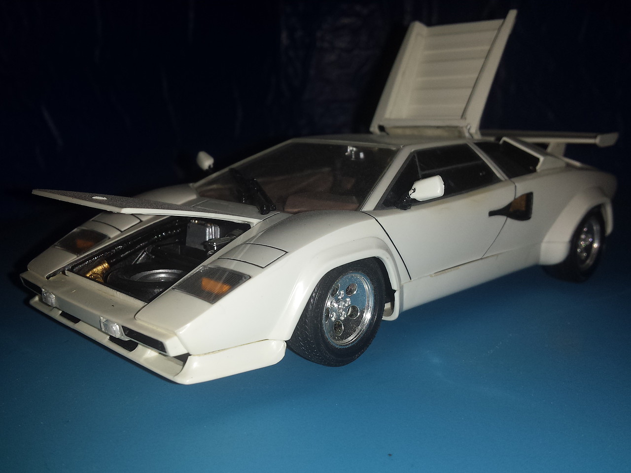 Gallery Pictures Revell-Monogram Lamborghini Countach Plastic Model Car ...