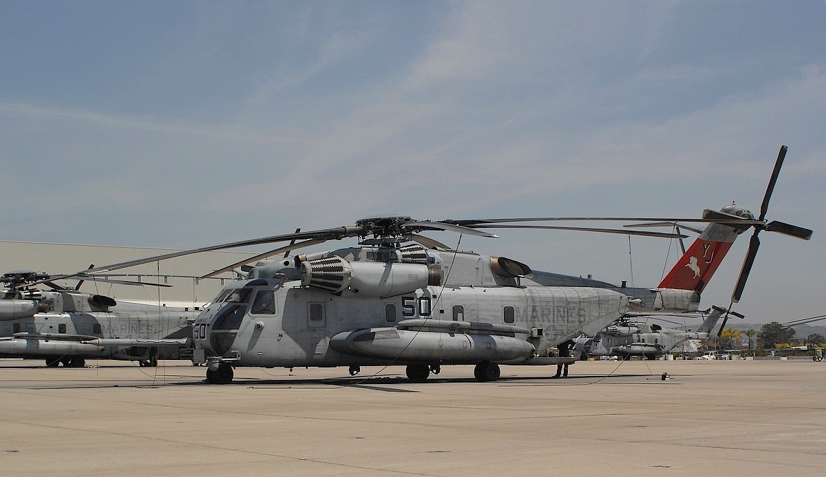 Italeri MH-53E Sea Dragon Plastic Model Helicopter Kit 1/72 Scale