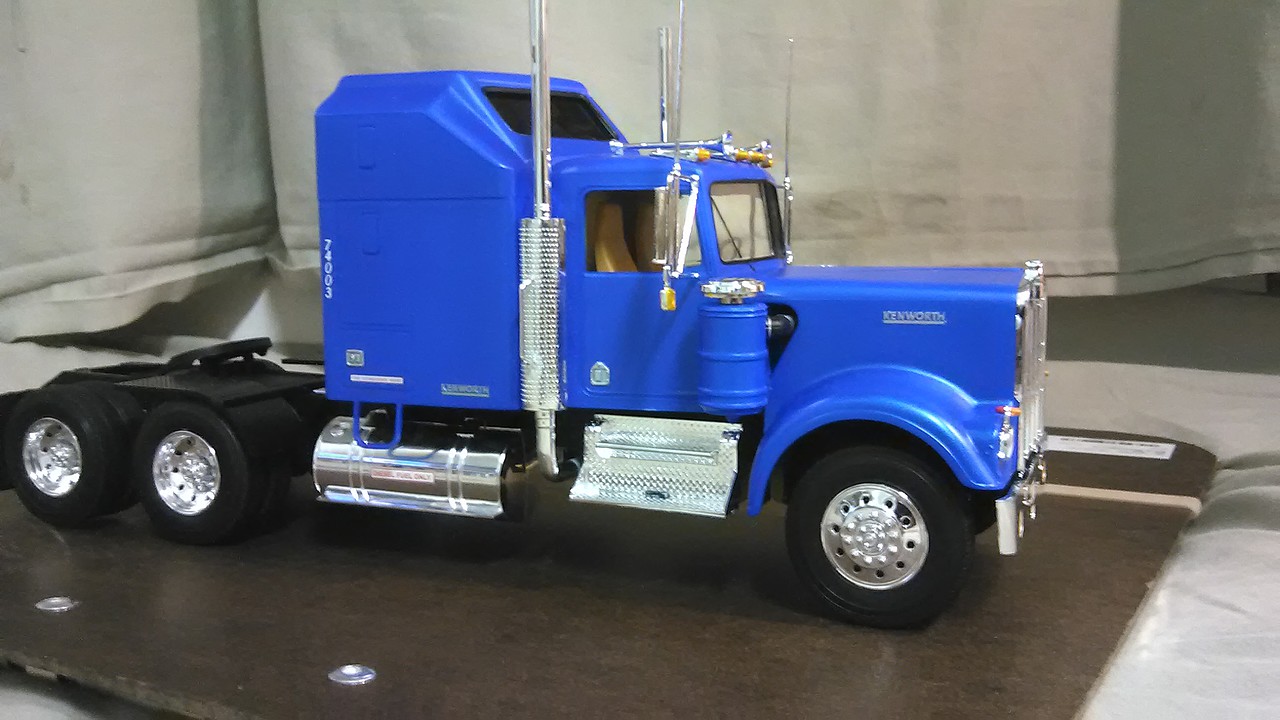 Kenworth W900 -- Plastic Model Truck Kit -- 1/25 Scale -- #851507 ...