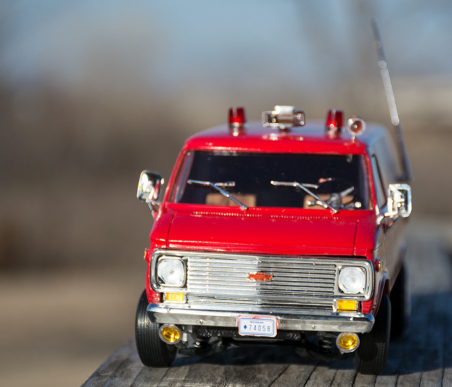 1975 Chevy Rescue Van (Red) -- Plastic Model Car Truck Vehicle Kit -- 1 ...