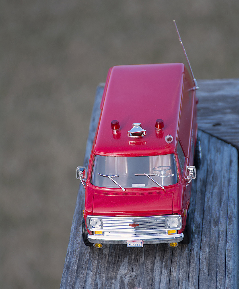 1975 Chevy Rescue Van (Red) Plastic Model Car Truck Vehicle Kit 1