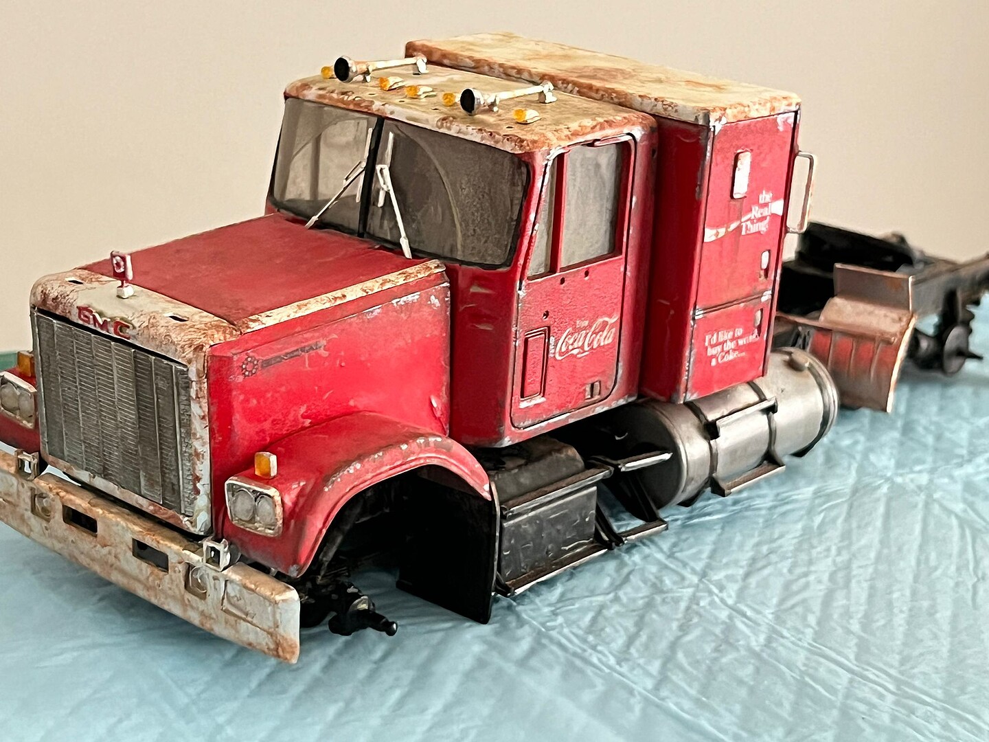 Maquette AMT 1272 – Camion GMC General Semi Tractor – Échelle 1/25 – 1976