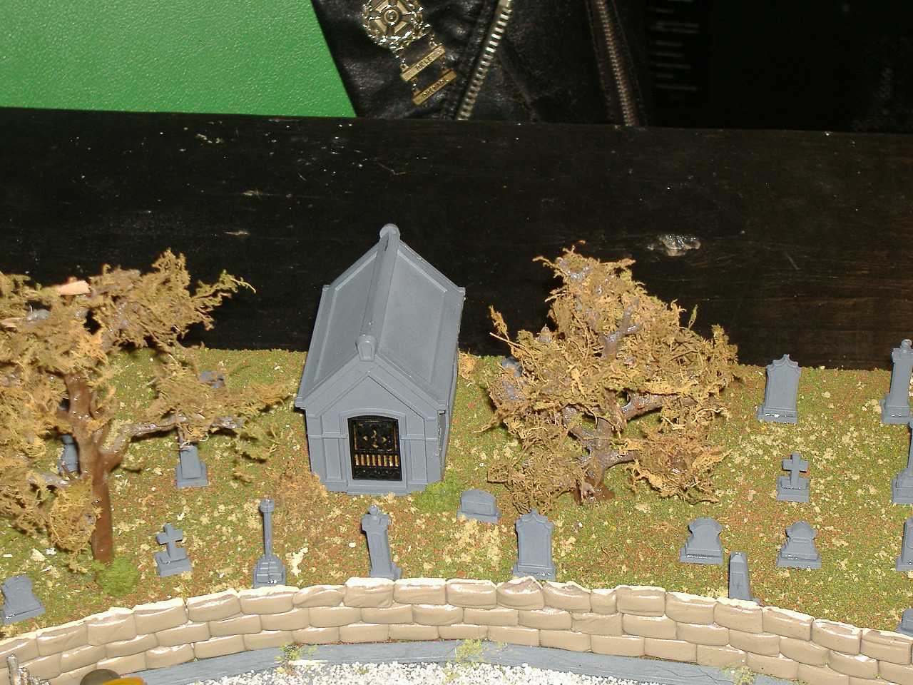 Cemetery Kit HO Scale Model Railroad Building Accessory 6049