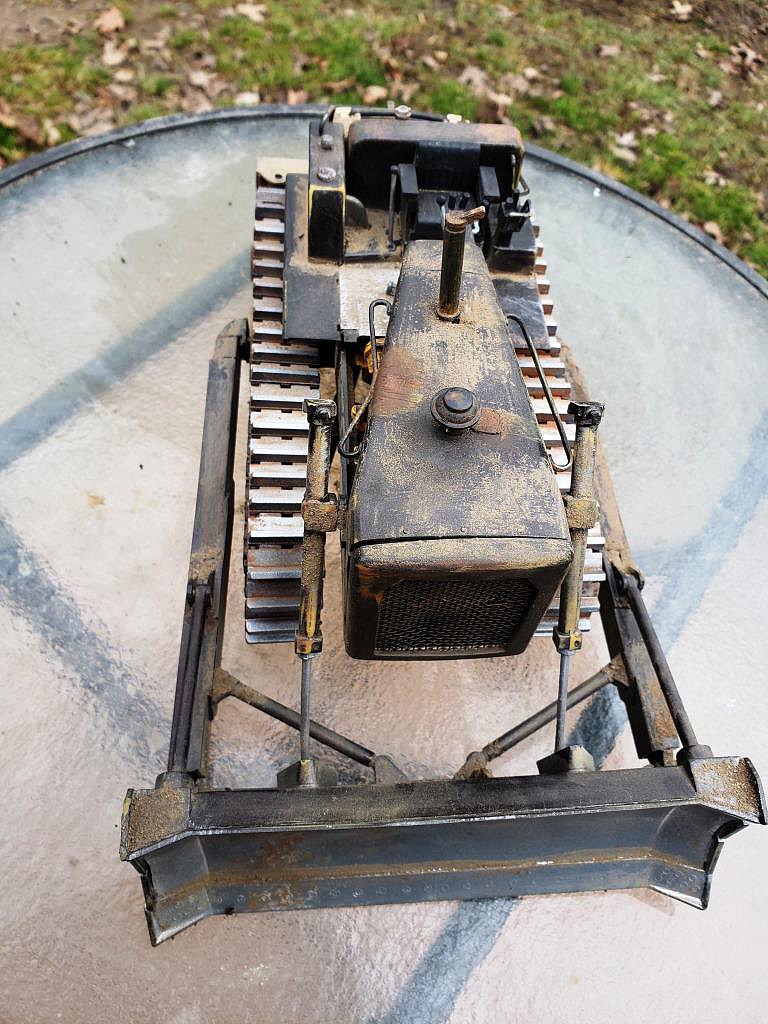 Construction Bulldozer Plastic Model Tractor Kit 1/25 Scale