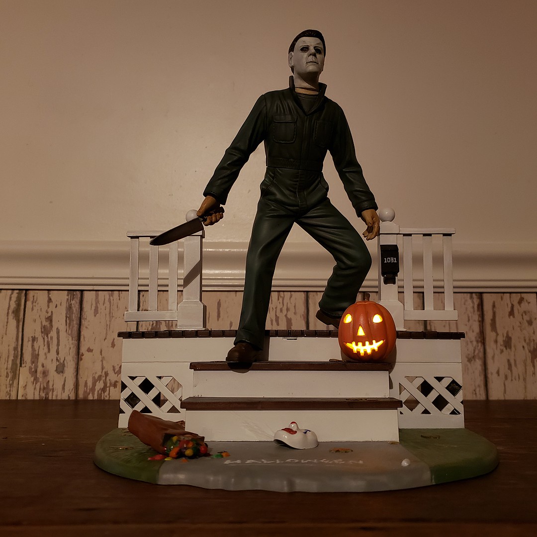 Moebius Models 970 1:8 Halloween Michael Myers Plastic Model Kit Actio –  Trainz