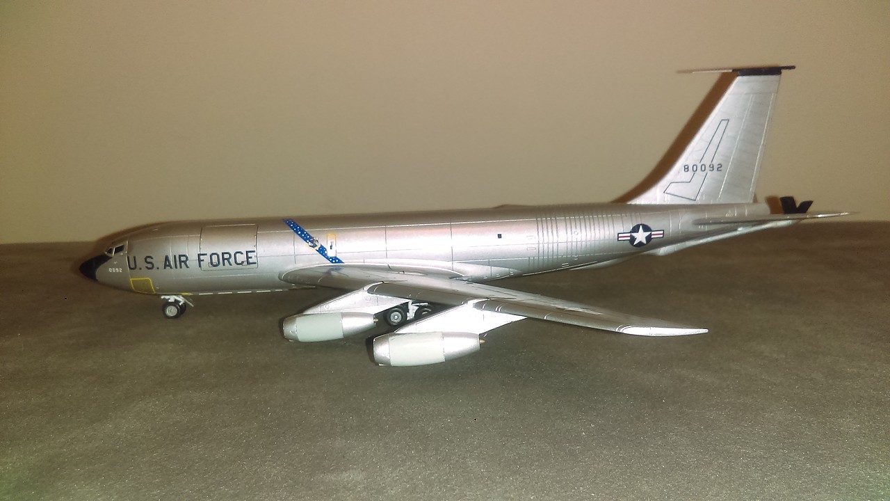 KC-135A USAF SAC w/2 Marking Options -- Plastic Model Airplane Kit -- 1 ...