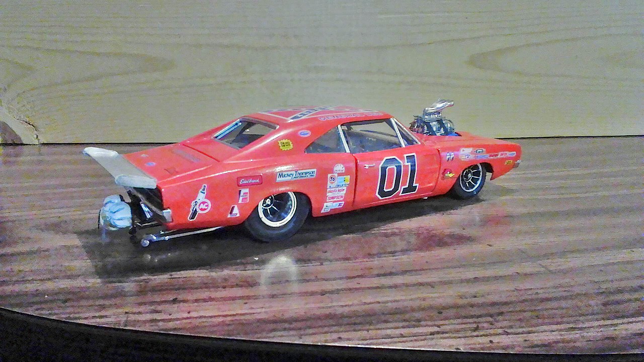 1969 General Lee Charger Plastic Model Car Kit 1/25 Scale 706