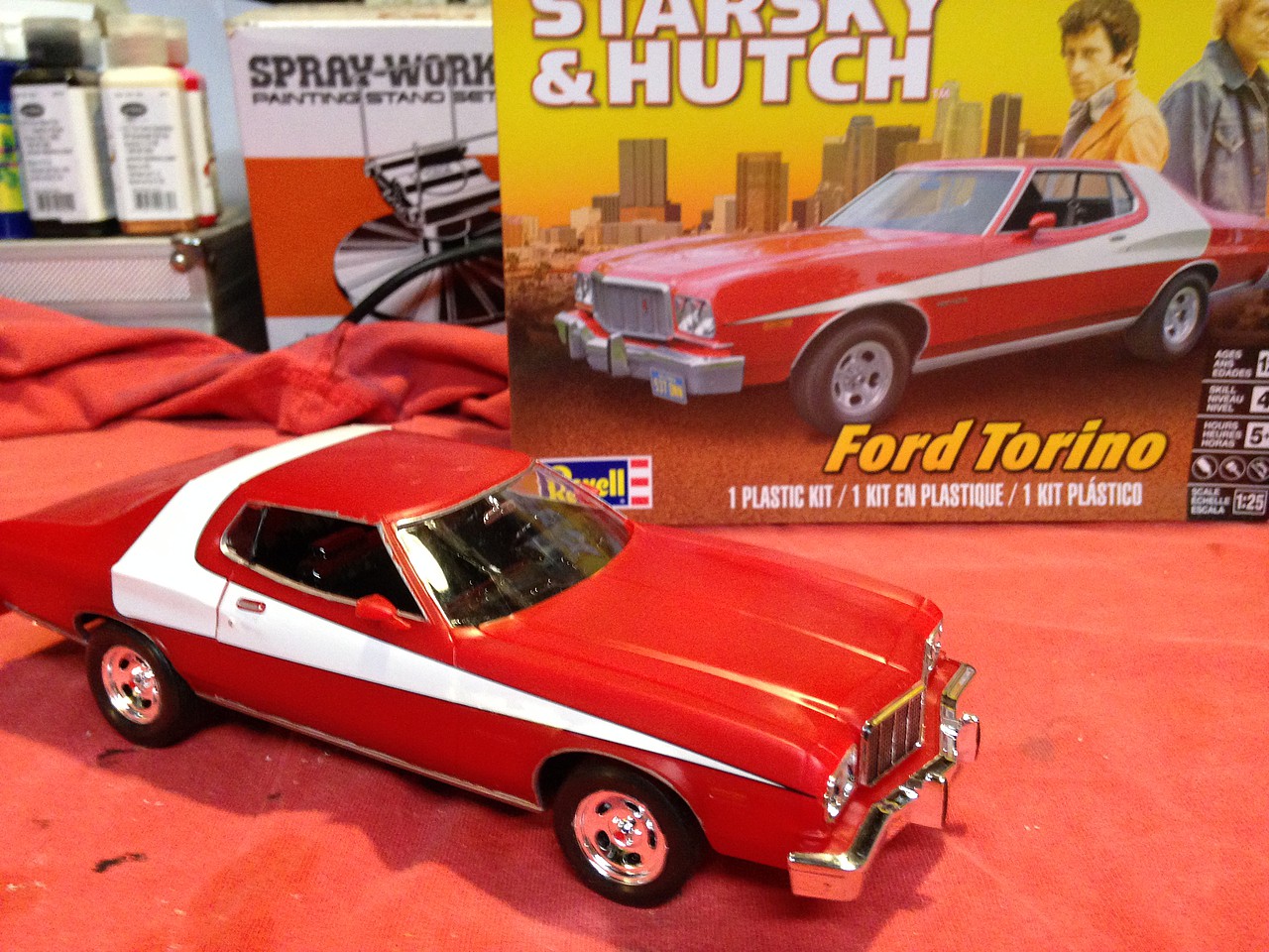 Starsky & Hutch Ford Torino Plastic Model Car Kit 1/25 Scale