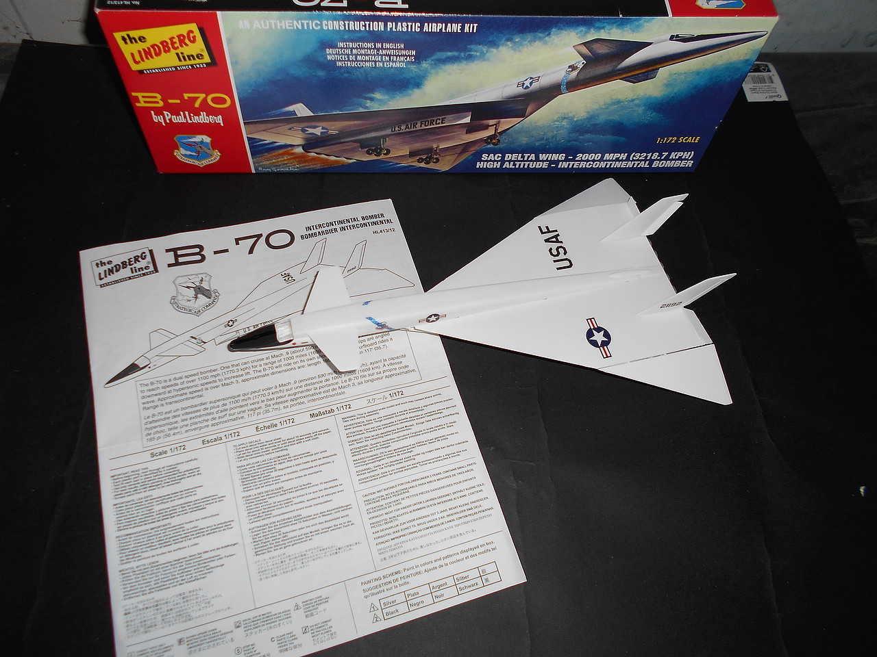 Lindberg B-70 High Altitude Intercontinental Bomber 1:172 Scale