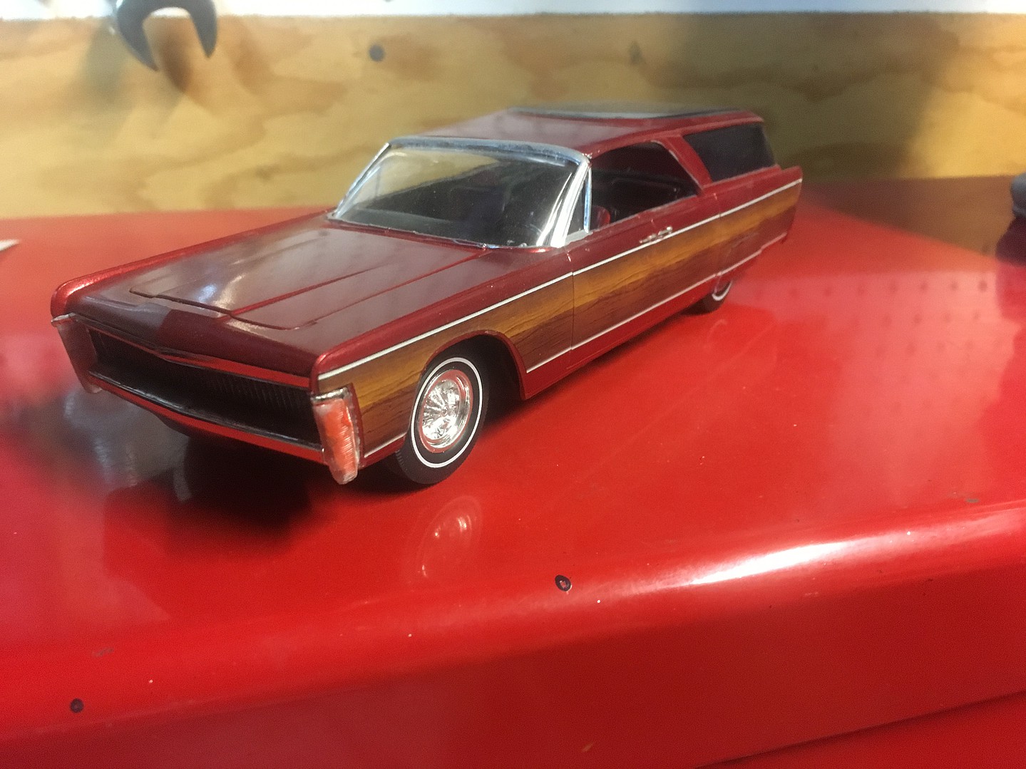 AMT 1965 Lincoln Continental Plastic Model Car Kit 1/25 Scale #1081-12