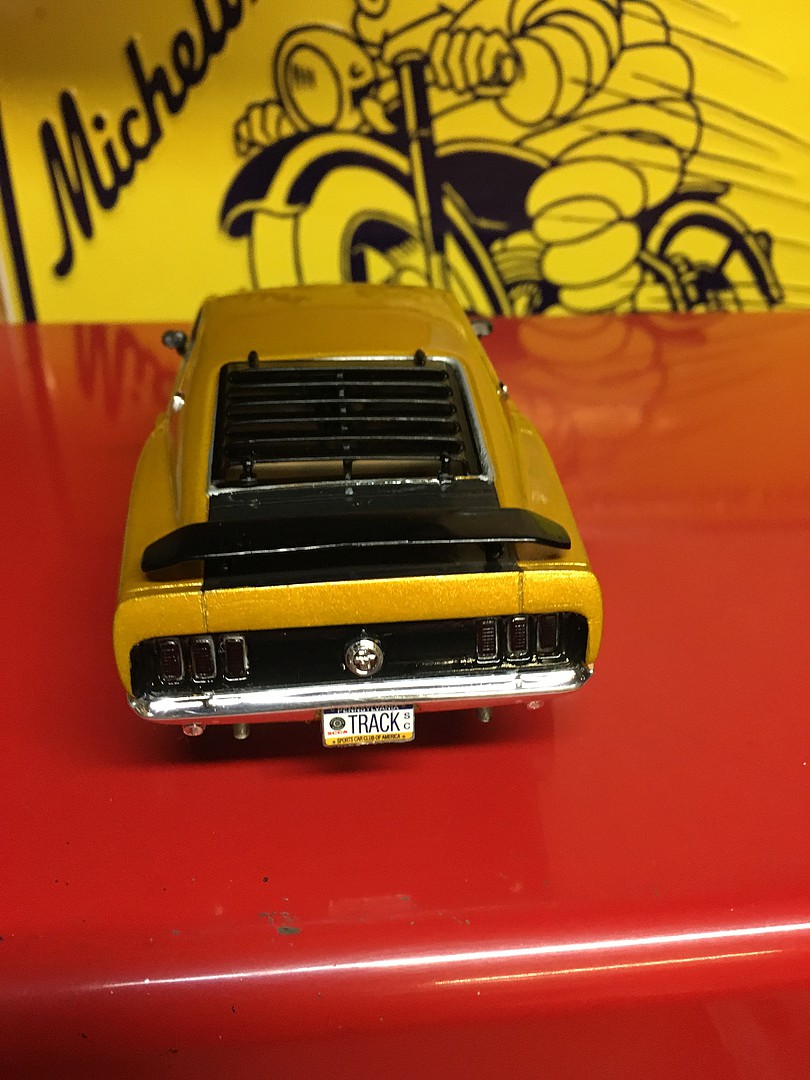 1969 Boss 32 Mustang -- Plastic Model Car Kit -- 1/25 Scale -- #854313 ...