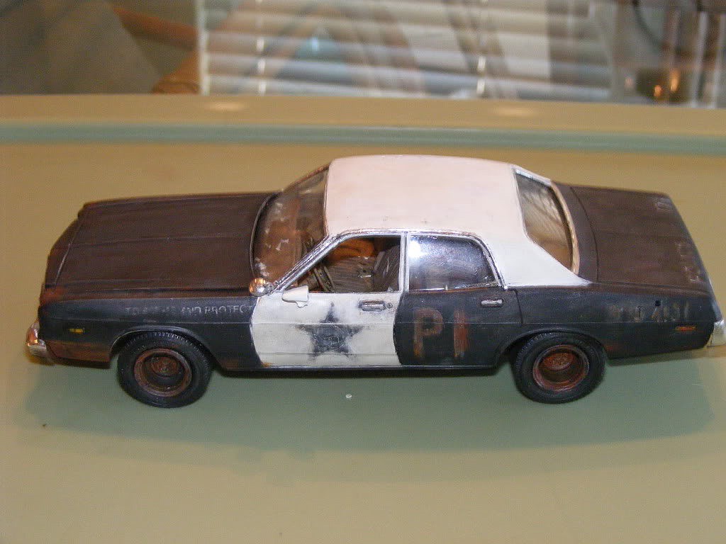 Roscoe's Dodge Monaco Police Car Plastic Model Car Kit 1/25 Scale