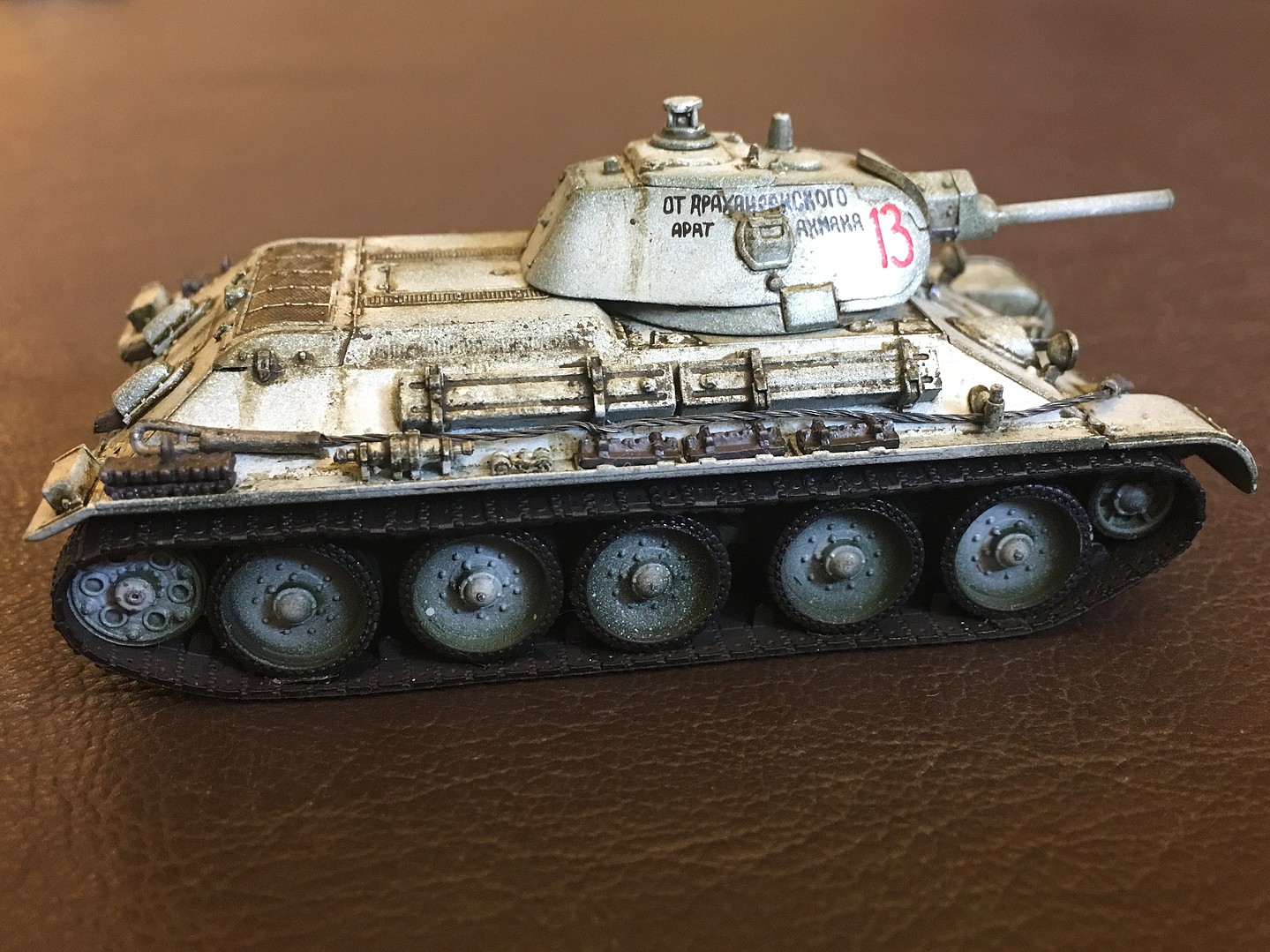 T34/76 Mod. 1941 Tank -- Plastic Model Tank Kit -- 1/72 Scale -- #7259 ...