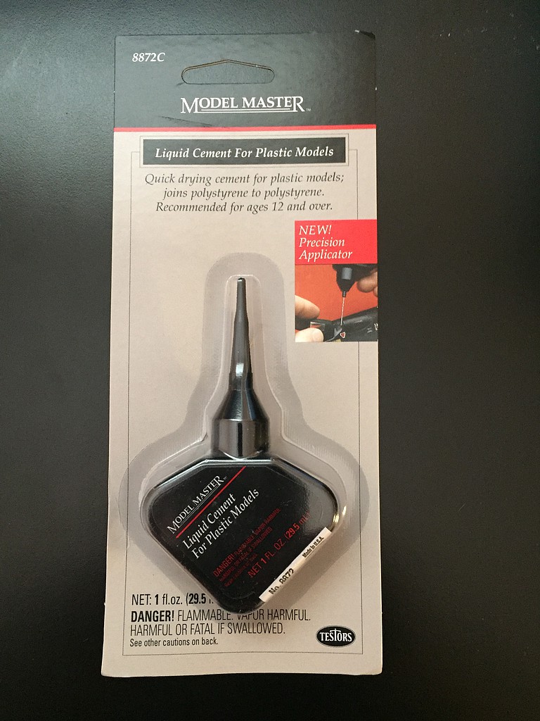 Model Master Liq Cement 1 oz Applicator Carded Plastic Model Cement
