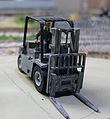 V80E Forklift w/Operator Figure (Unpainted Kit)