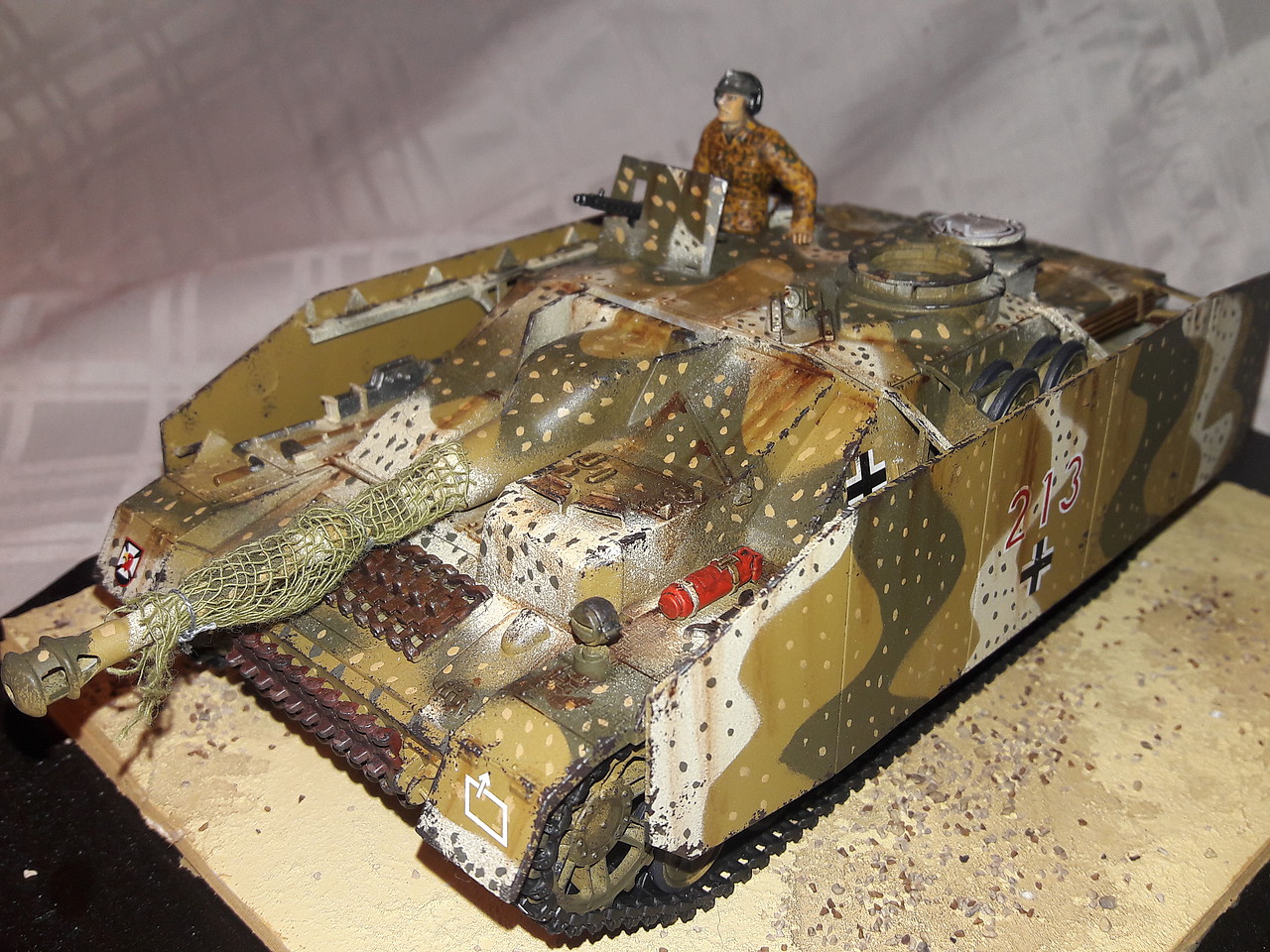 German Sturmgeschutz IV Tank -- Plastic Model Military Vehicle Kit -- 1 ...