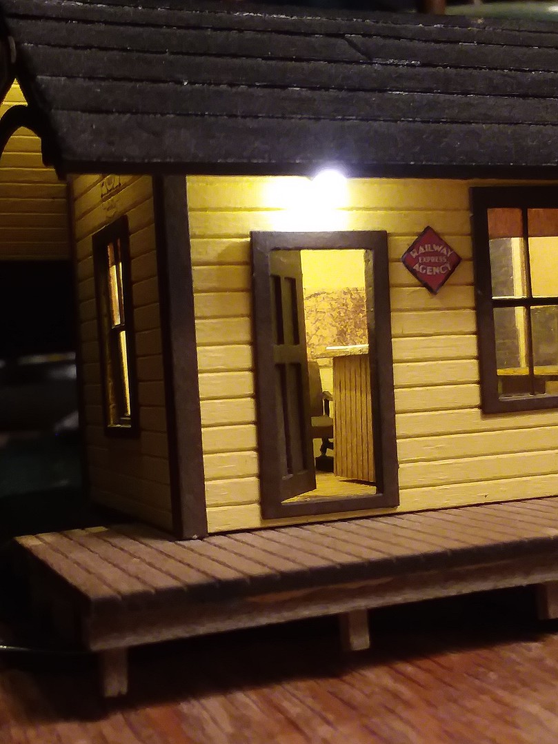 Branchline Depot Kit HO Scale Model Railroad Building 790