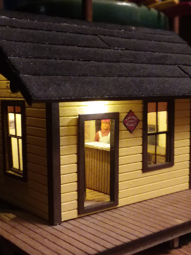 Branchline Depot Kit HO Scale Model Railroad Building 790