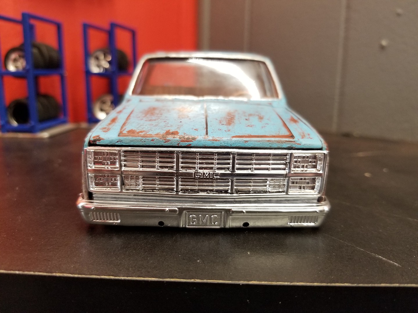 1984 GMC Pickup White Plastic Model Car Kit 1/25 Scale 84712