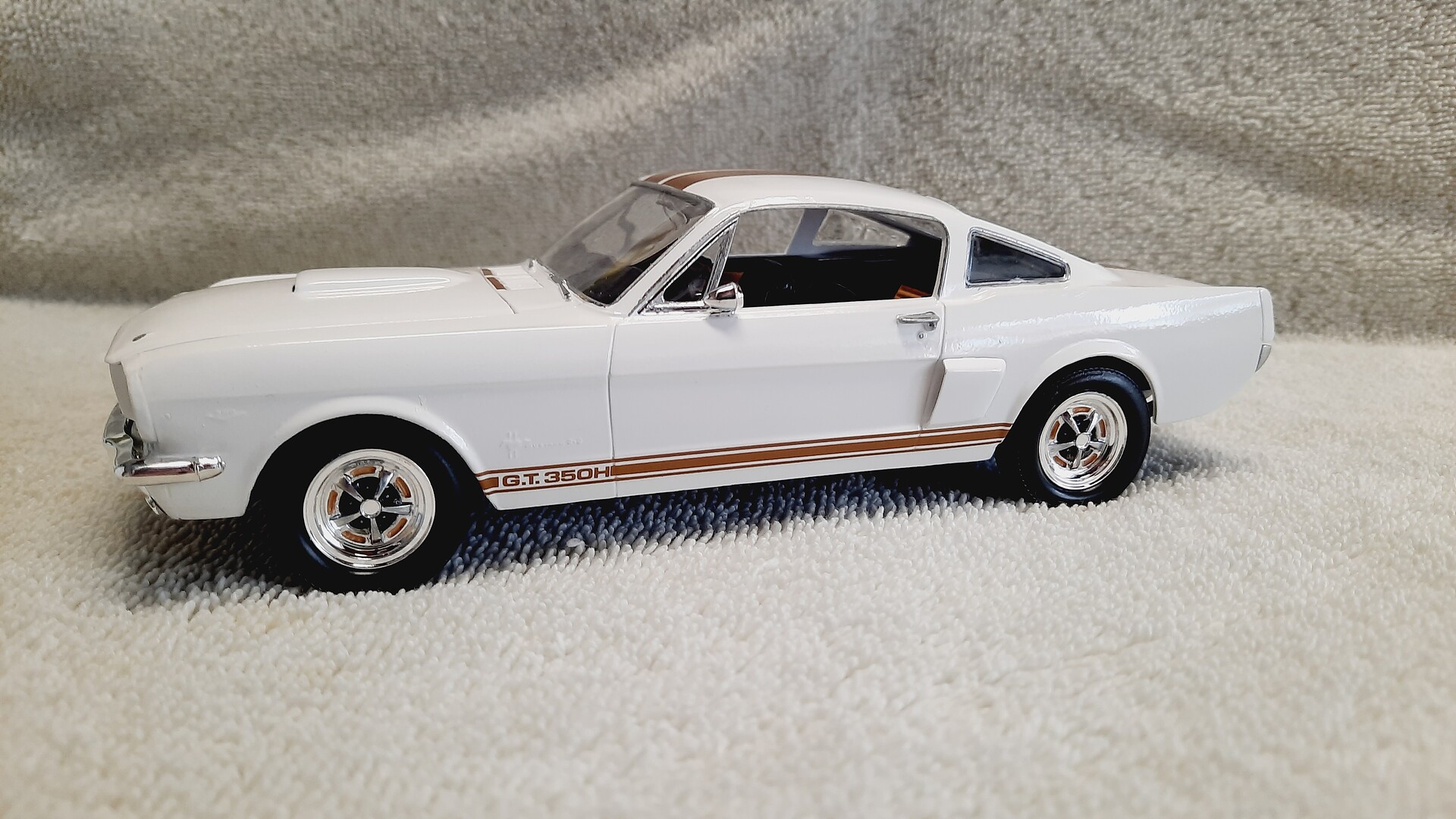 Shelby Mustang GT350H Plastic Model Car Kit 1/24 Scale 852482