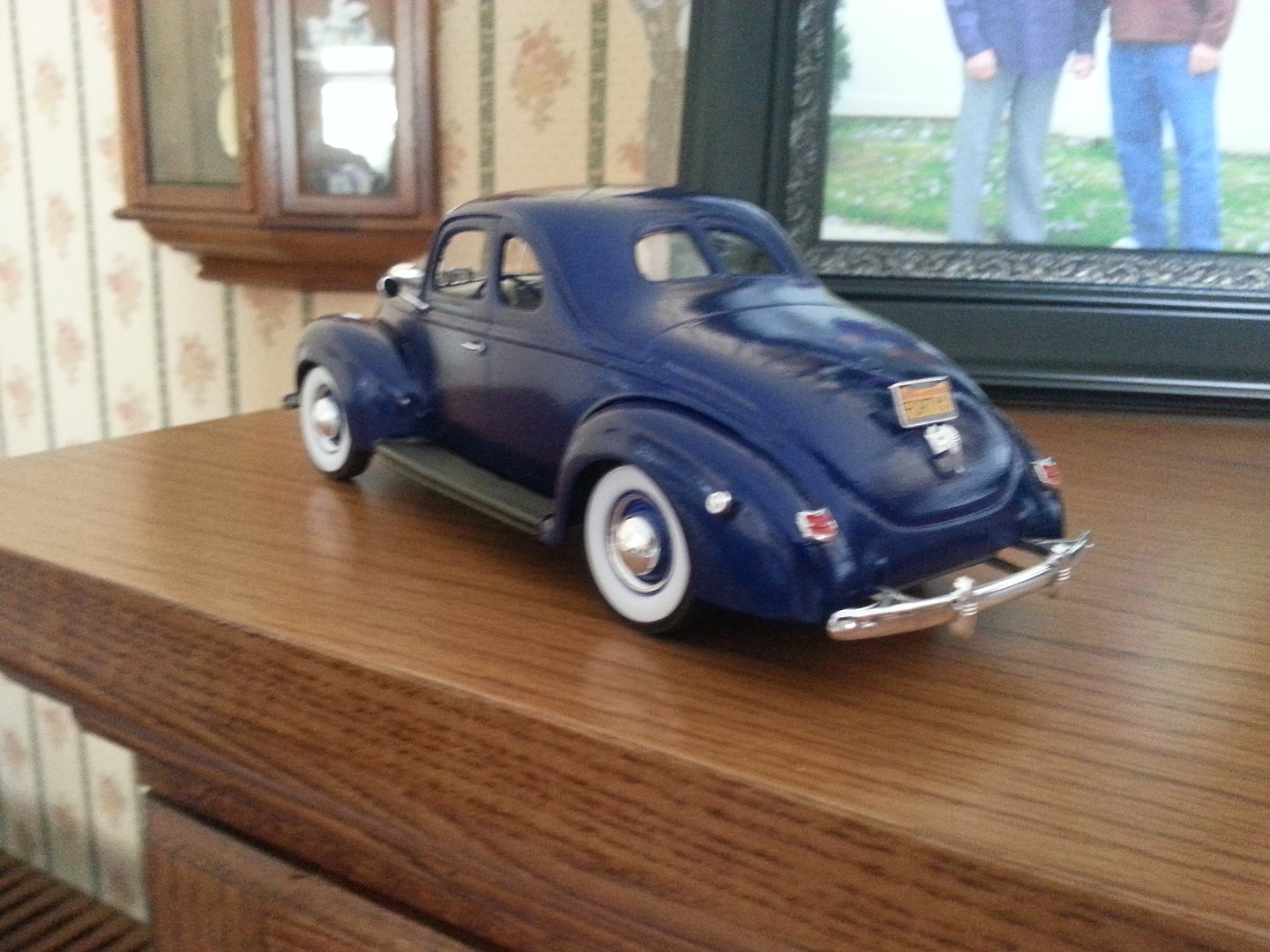 1940-ford-standard-coupe-plastic-model-car-kit-1-25-scale