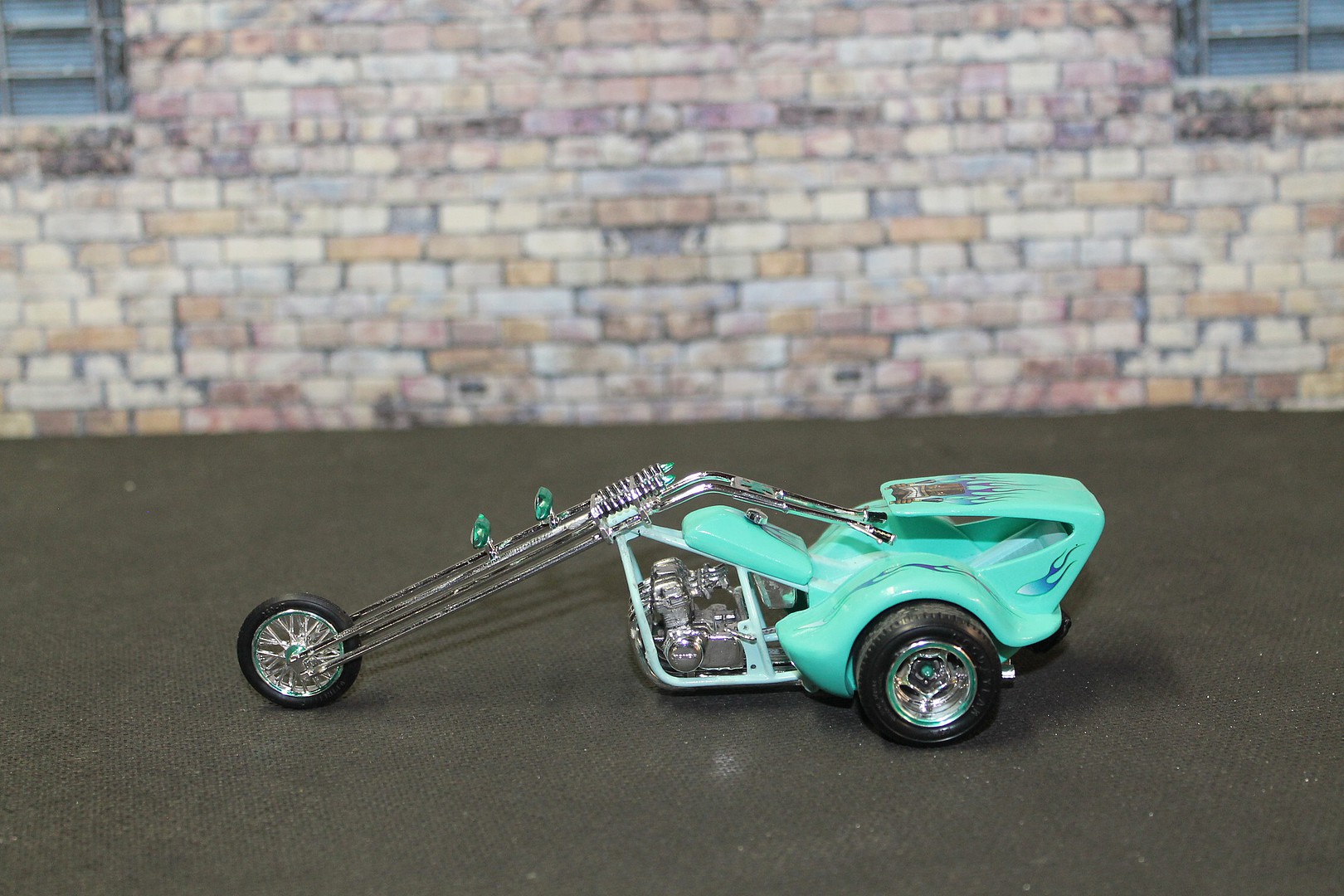 Tiki Trike Trick Trikes Plastic Model Motorcycle Kit 1/25 Scale