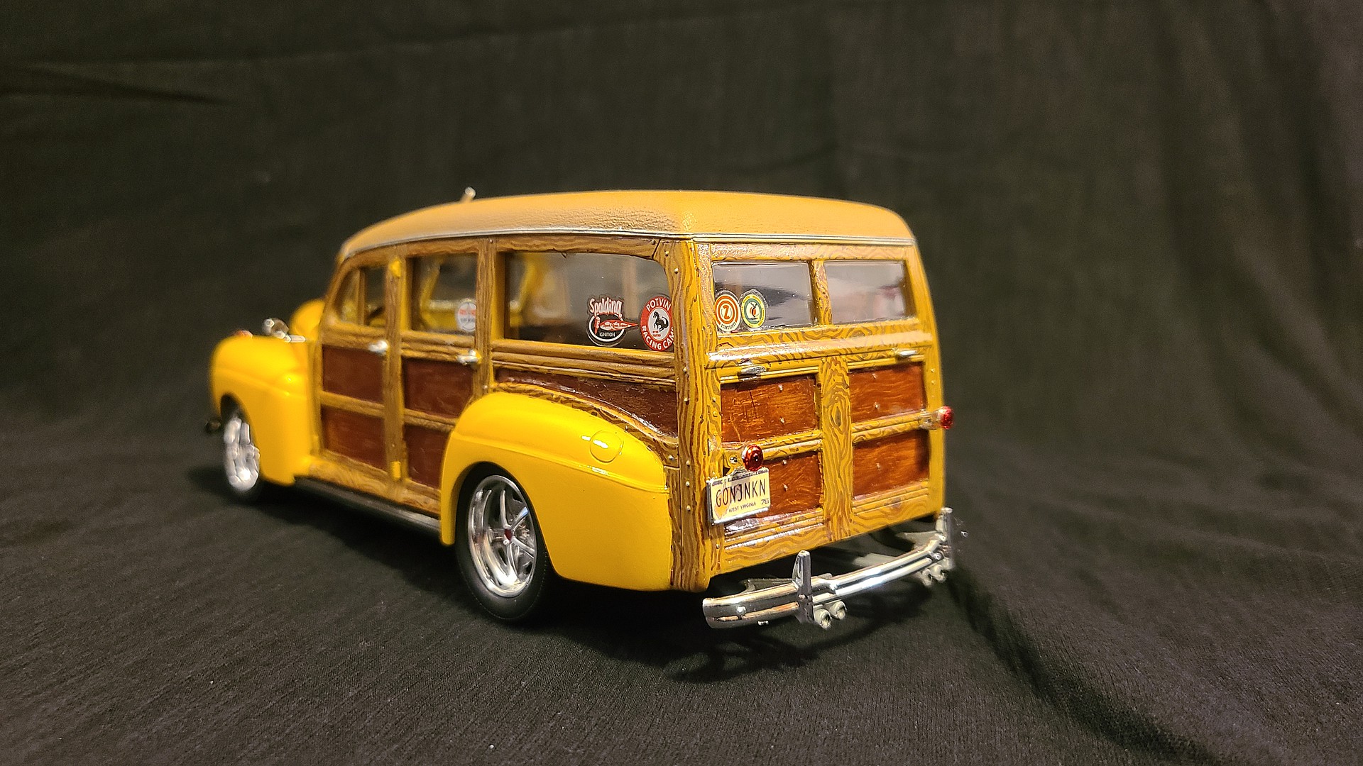 AMT  1/25  '41 Ford Woody  AMT906 