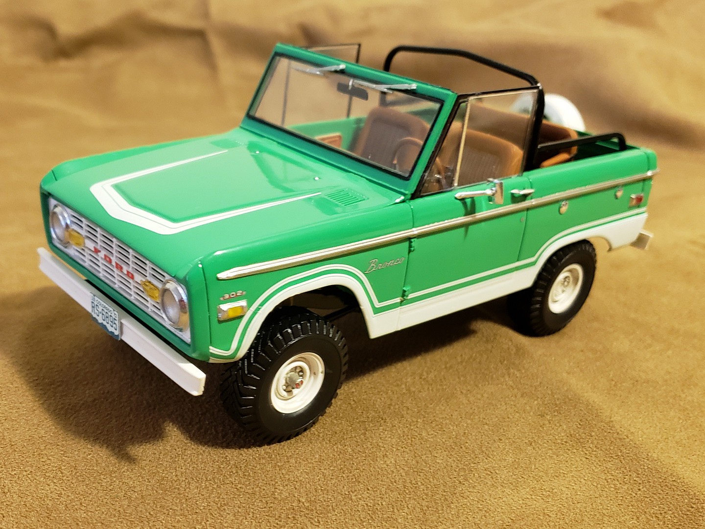 Bronco Model Kits