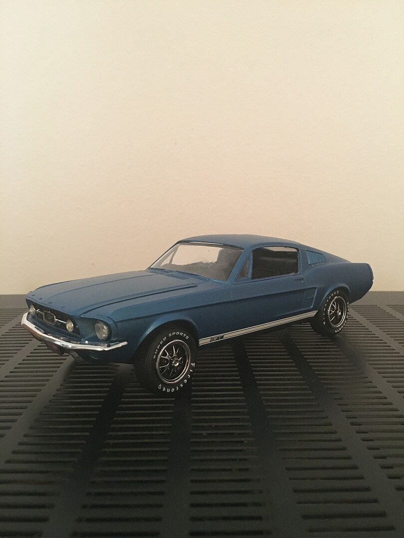 AMT 1967 Ford Mustang GT Fastback Plastic Model Car Vehicle Kit 1