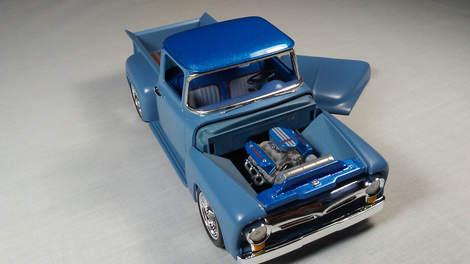 Ford FD-100 Pickup -- Plastic Model Truck Kit -- 1/25 Scale -- #854426 ...