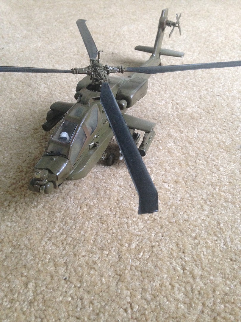 AH64 Apache Plastic Model Helicopter Kit 1/48 Scale 855443
