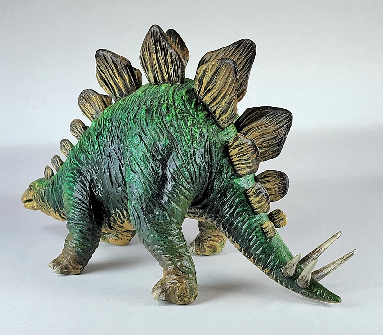 Stegosaurus Stenops Dinosaur -- Plastic Model Dinosaur Kit -- 1 35 