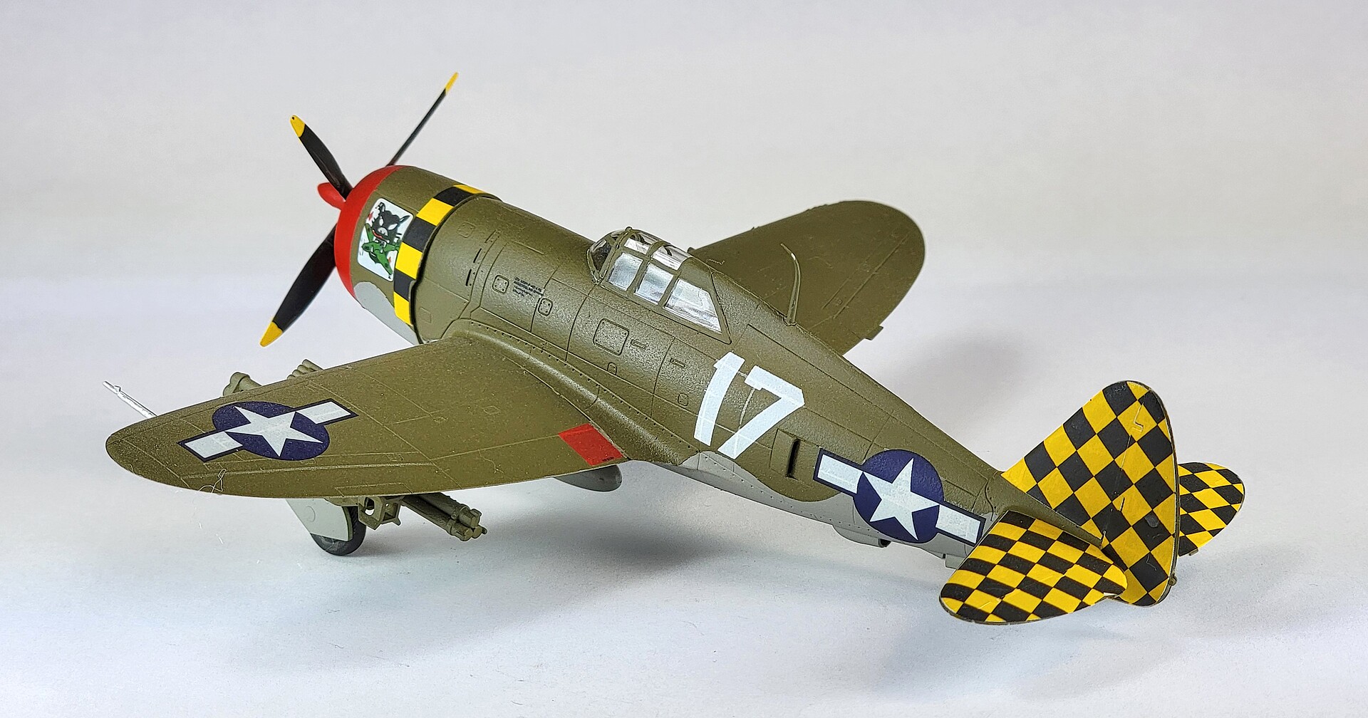 P47D Razorback Fighter -- Plastic Model Airplane Kit -- 1/72 Scale ...