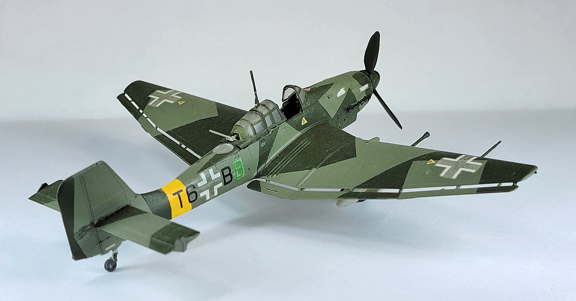 JU87G-1 Stuka Tank Buster -- Plastic Model Airplane Kit -- 1/72 Scale ...