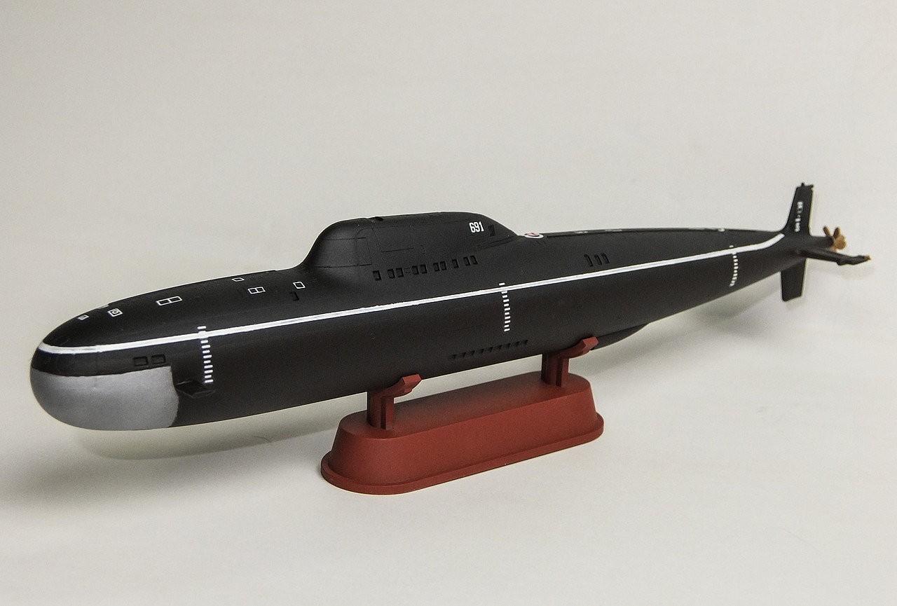Russian Navy Alfa Class SSN Submarine Plastic Model Military Ship