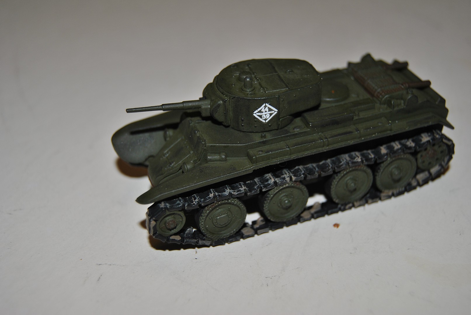 BT-7 Light Tanks (2) -- Plastic Model Military Vehicle Kit -- 1/72 ...
