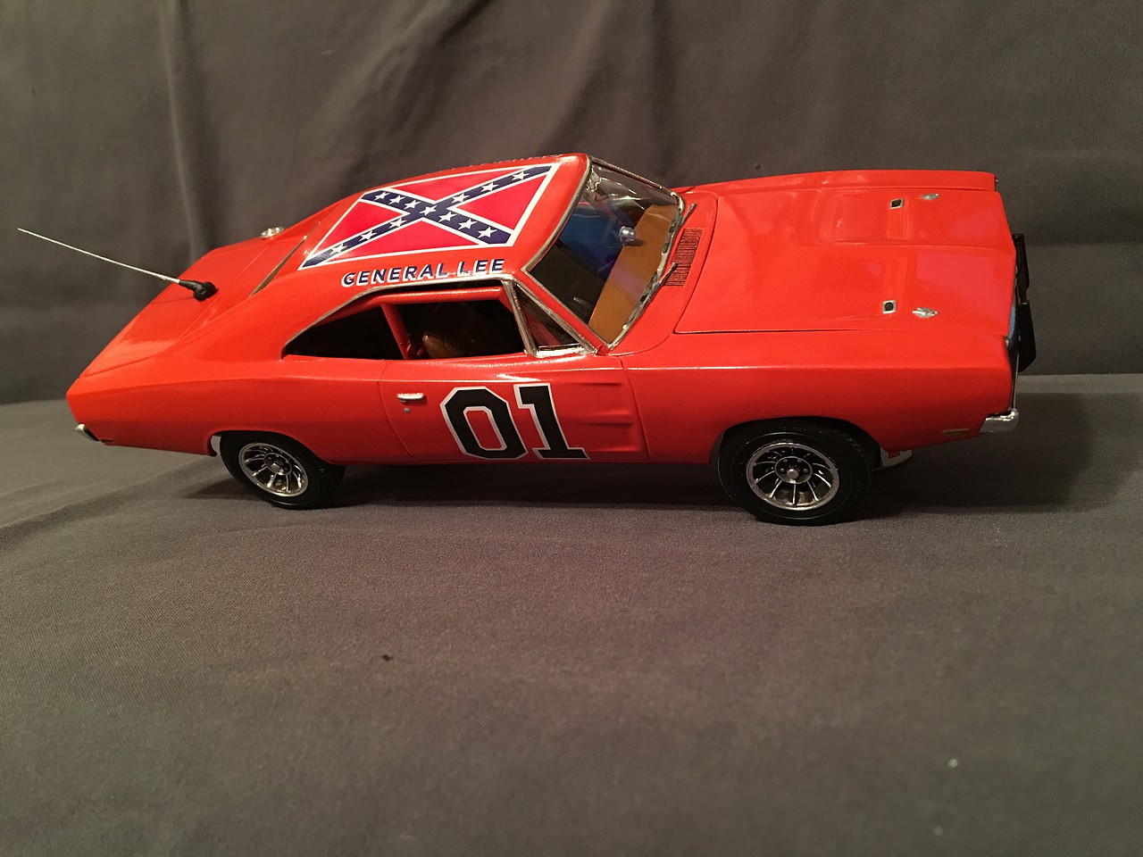 1969 General Lee Charger -- Plastic Model Car Kit -- 1/25 Scale - #706 ...