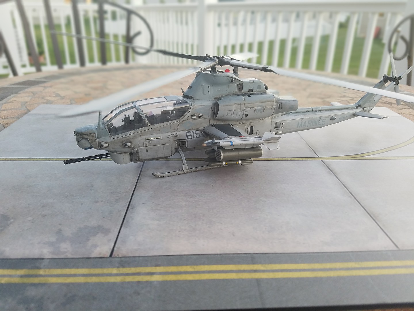 AH1Z Super Cobra Attack Helicopter -- Plastic Model Helicopter Kit -- 1