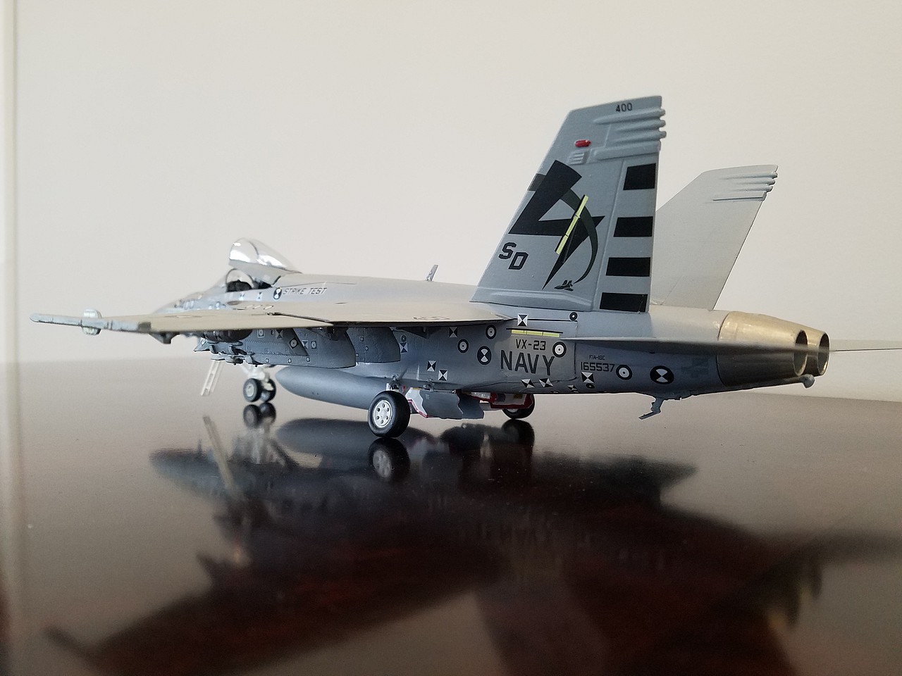 F/A-18E Super Hornet -- Plastic Model Airplane Kit -- 1/48 Scale ...