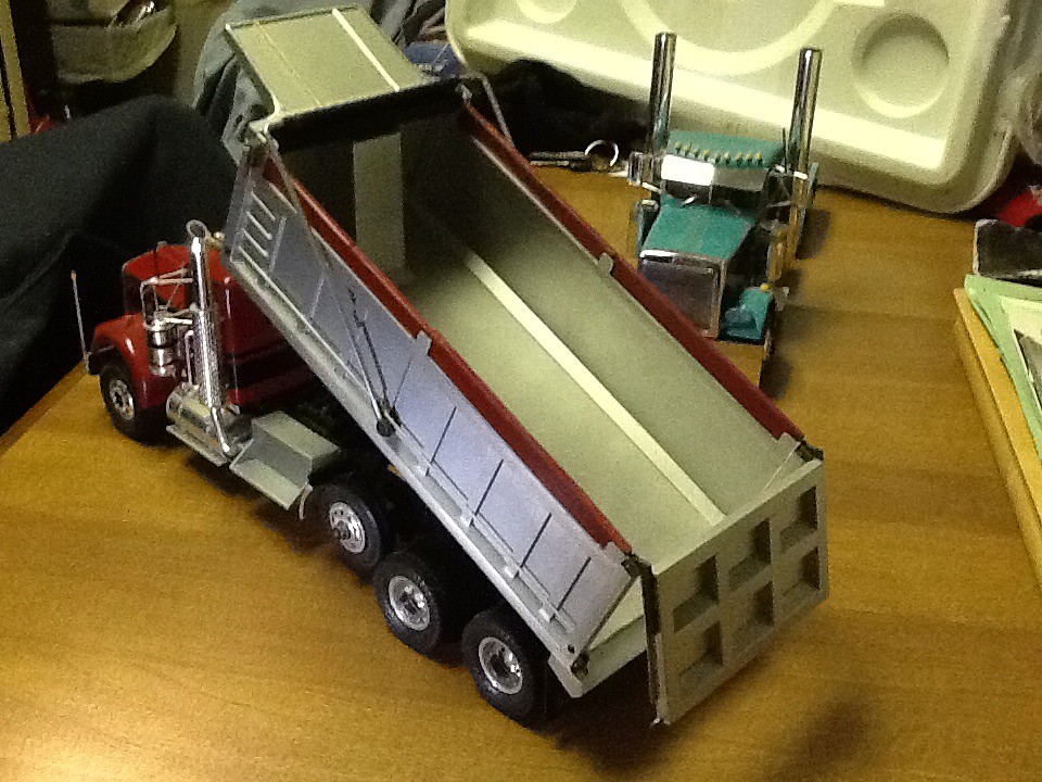 AMT 1021 1/25 Kenworth Conventional Tractor Toy for sale online