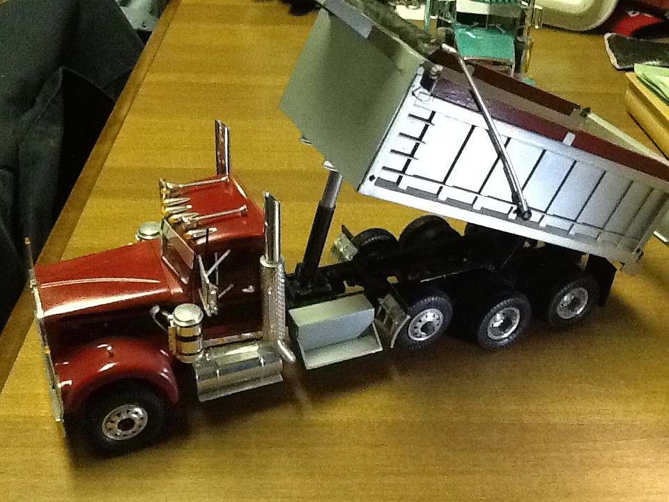 Kenworth W925 Conventional Semi Tractor -- Plastic Model Truck Kit -- 1 ...