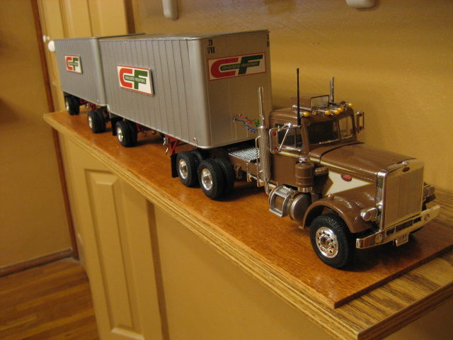 'Double Header' Van Trailers -- Plastic Model Vehicle Kit -- 1/25 Scale ...