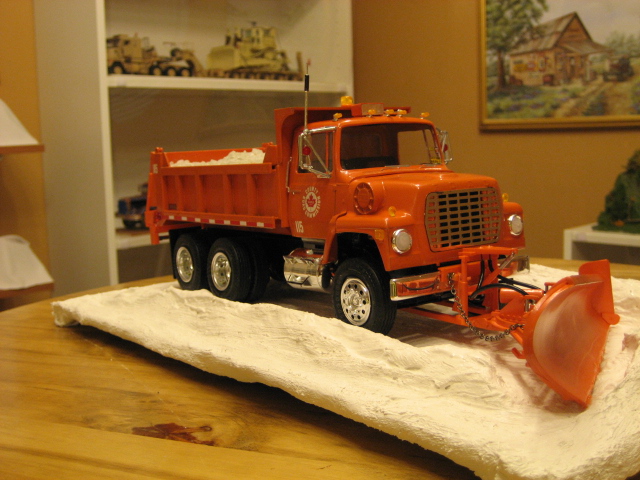 Ford LNT-8000 Snow Plow Pictures