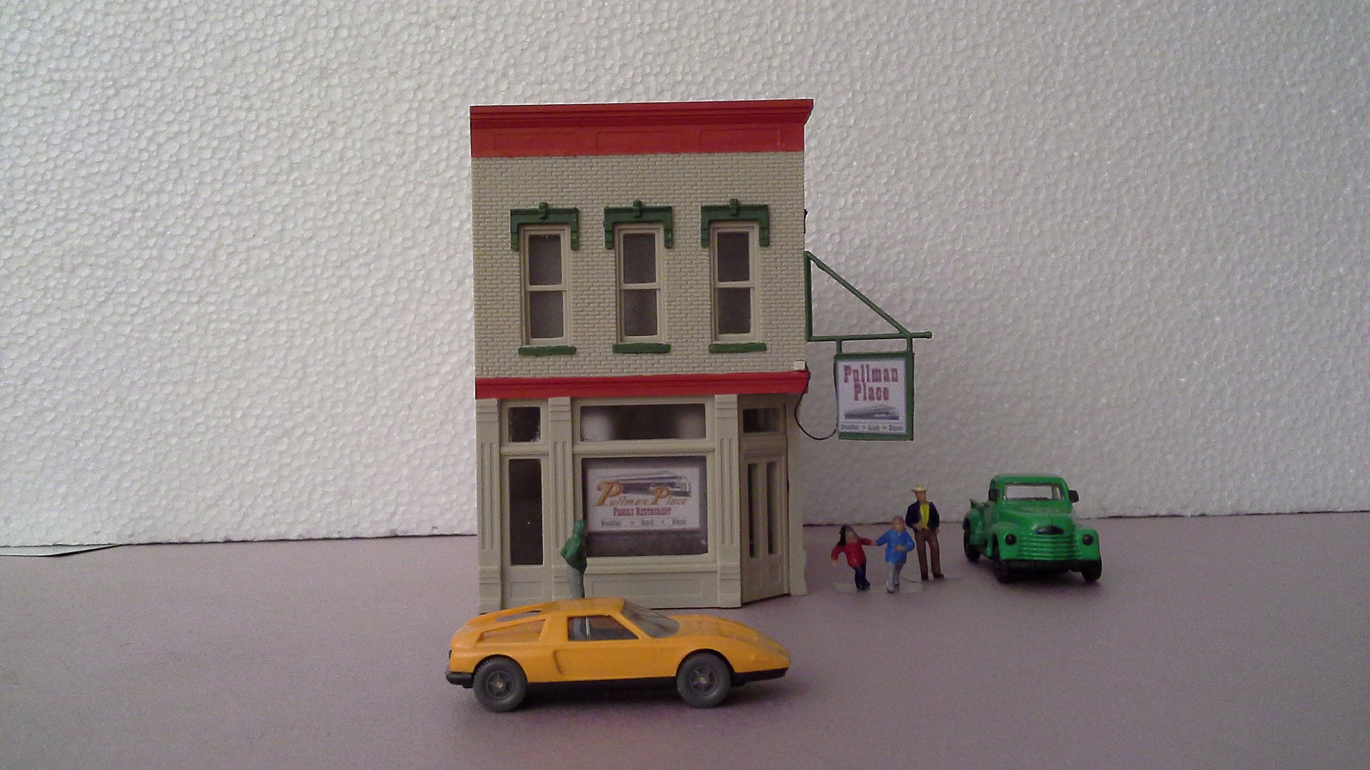 Carol's Corner Cafe Kit (41/4 x 23/4'') HO Scale Model Railroad